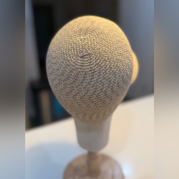 Croft & Barrow Natural Beige Straw Women's Summer Beachwear Cap W/ Button Accent - Picture 5 of 6